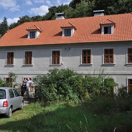 Apt. Overlooking The Castle Nizbor20Km From Prague Exterior foto